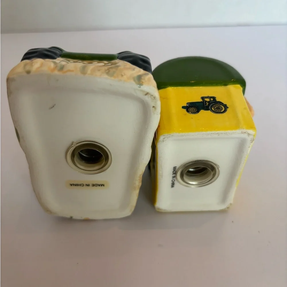 John Deere Tractor & Lunchbox Salt & Pepper  Set